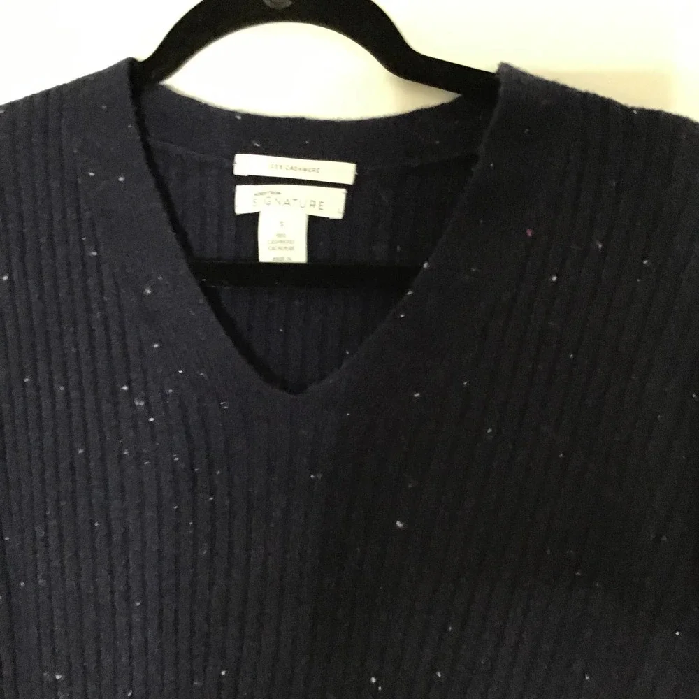 Nordstrom Signature 100% Cashmere V Neck‎ Pullover